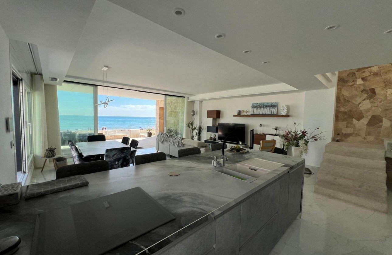 Resale - Villa -
Torrevieja - La Mata