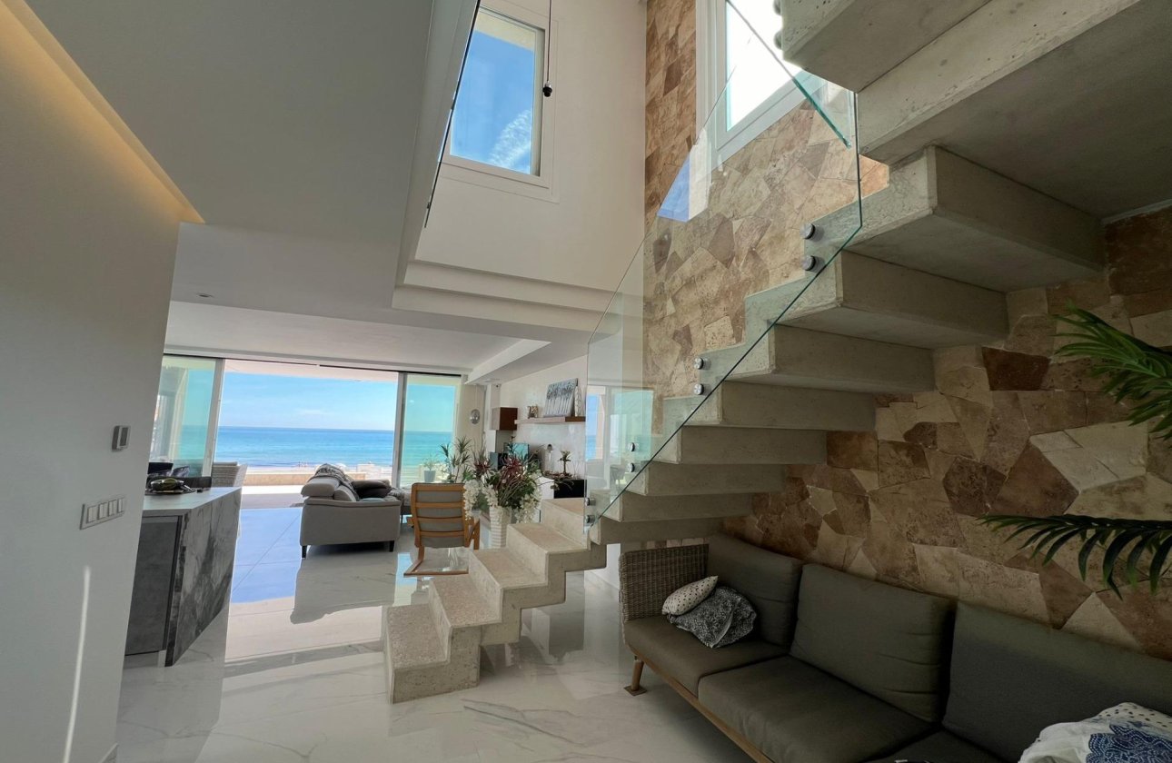 Resale - Villa -
Torrevieja - La Mata