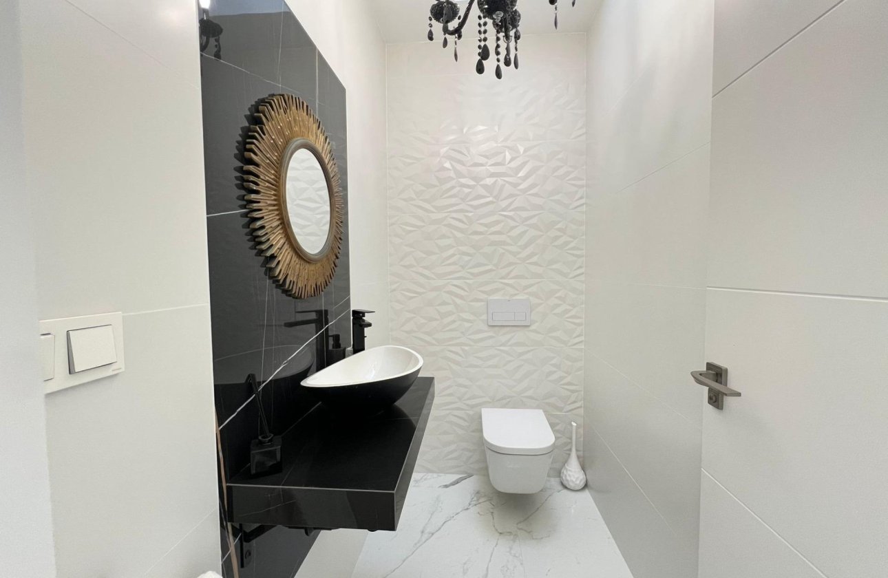 Resale - Villa -
Torrevieja - La Mata