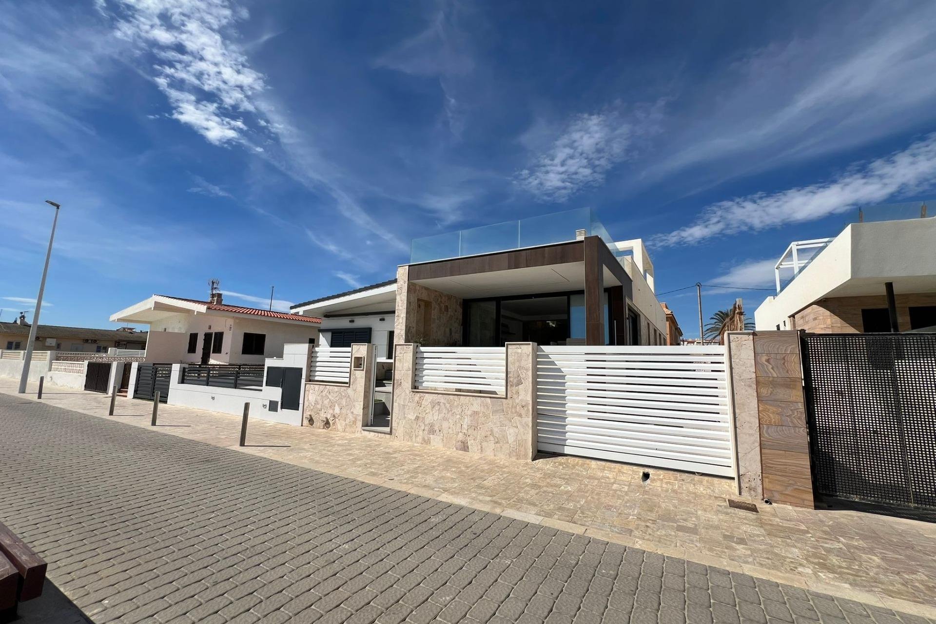 Resale - Villa -
Torrevieja - La Mata