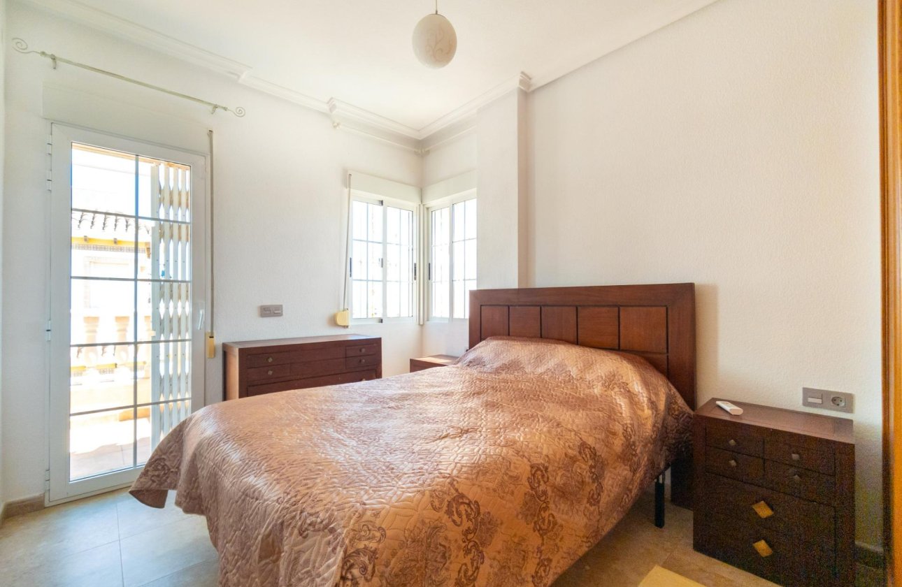 Resale - Villa -
Torrevieja - La Mata