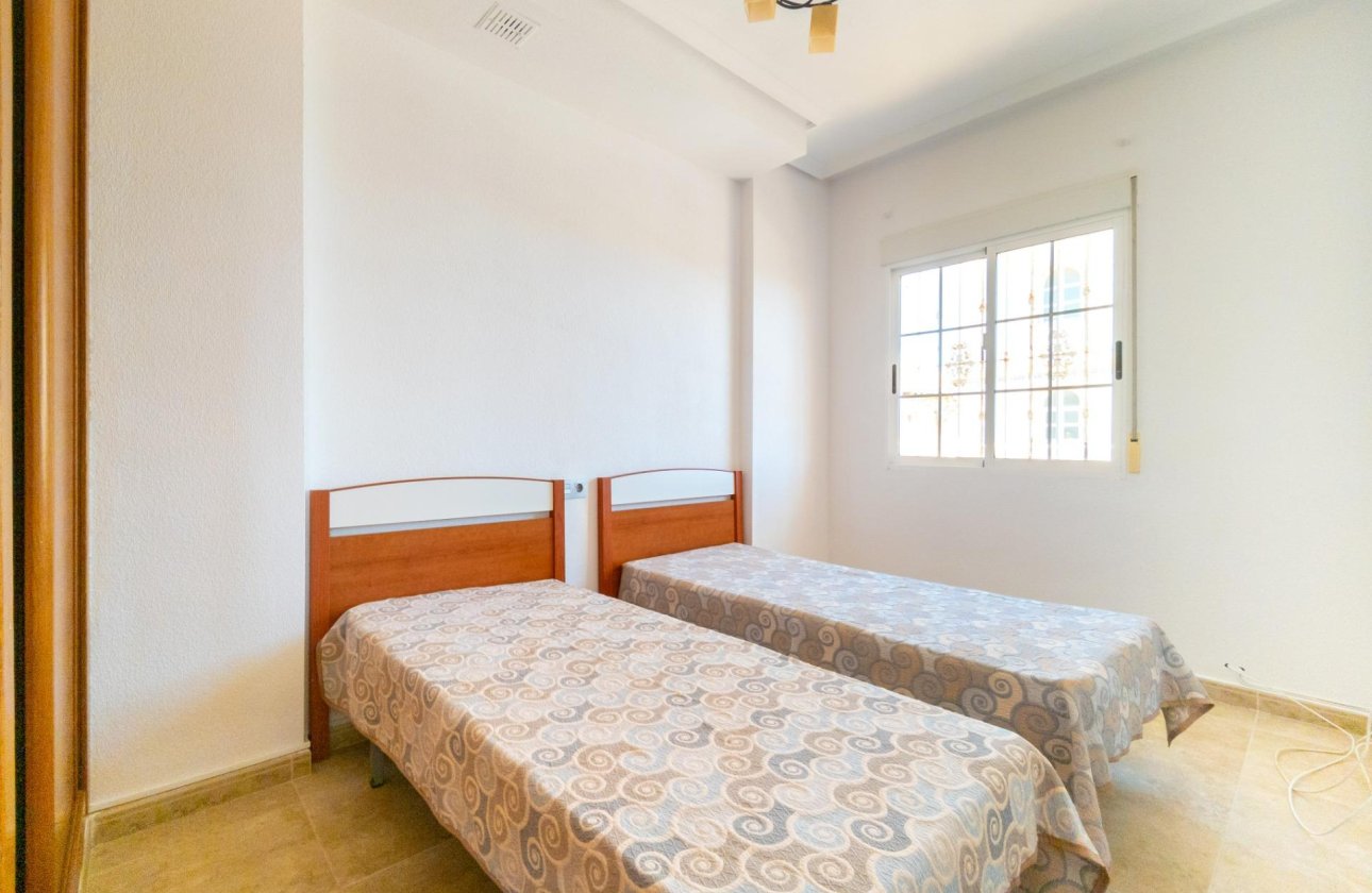 Resale - Villa -
Torrevieja - La Mata