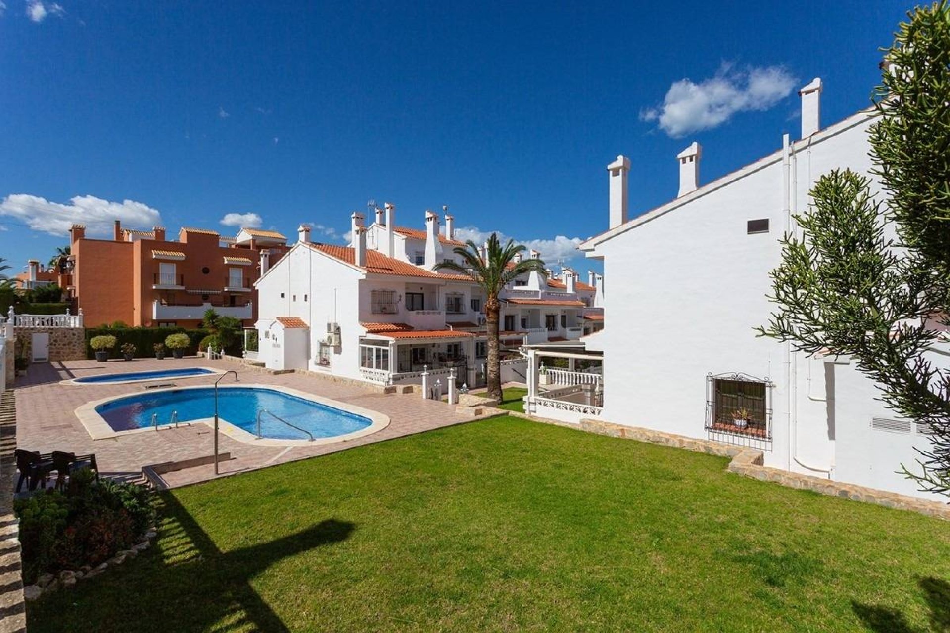 Resale - Villa -
Torrevieja - La Mata