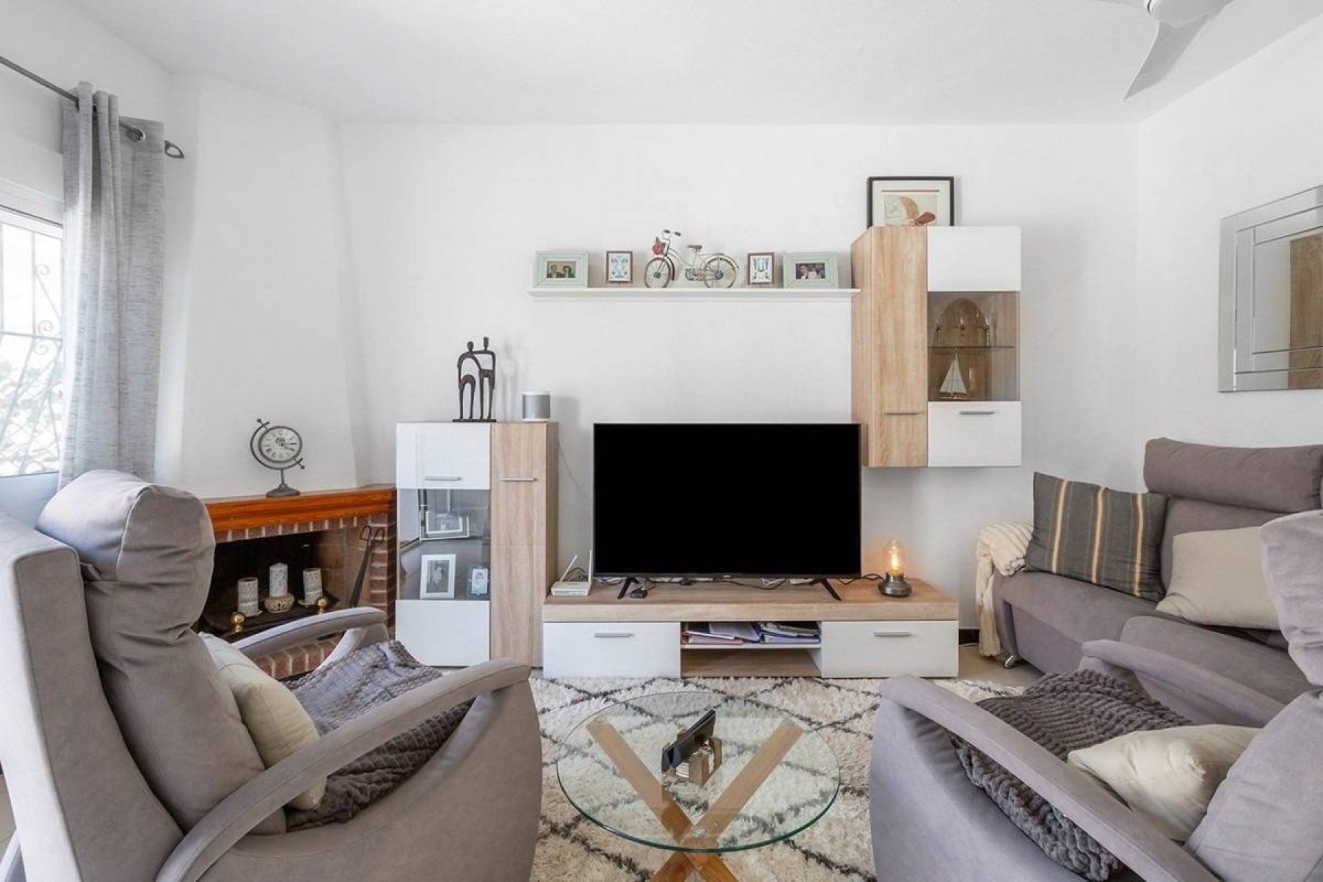 Resale - Villa -
Torrevieja - La Mata