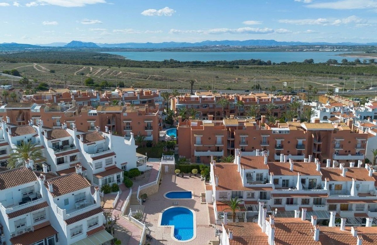 Resale - Villa -
Torrevieja - La Mata
