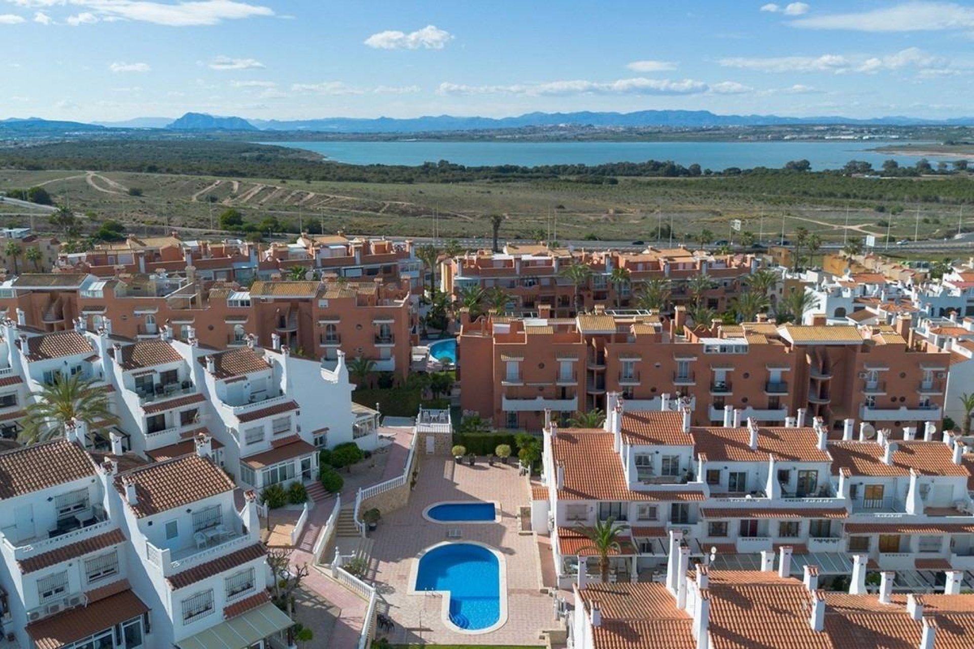 Resale - Villa -
Torrevieja - La Mata
