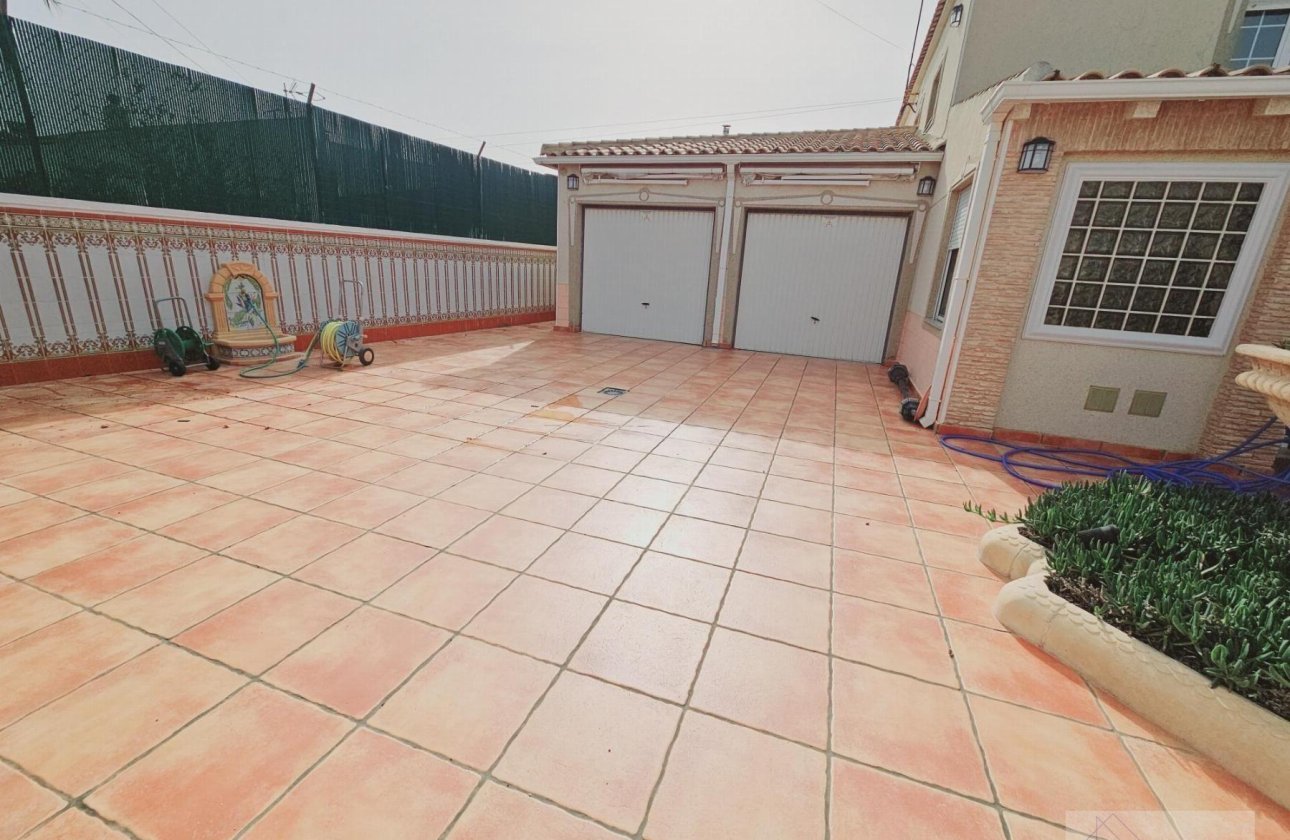 Resale - Villa -
Torrevieja - La Siesta - El Salado - Torreta