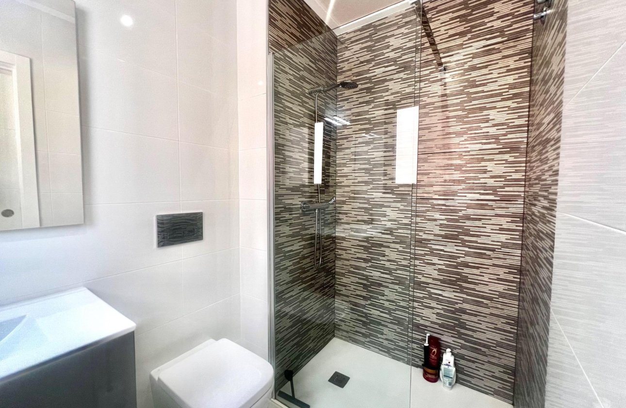 Resale - Villa -
Torrevieja - La Siesta - El Salado - Torreta