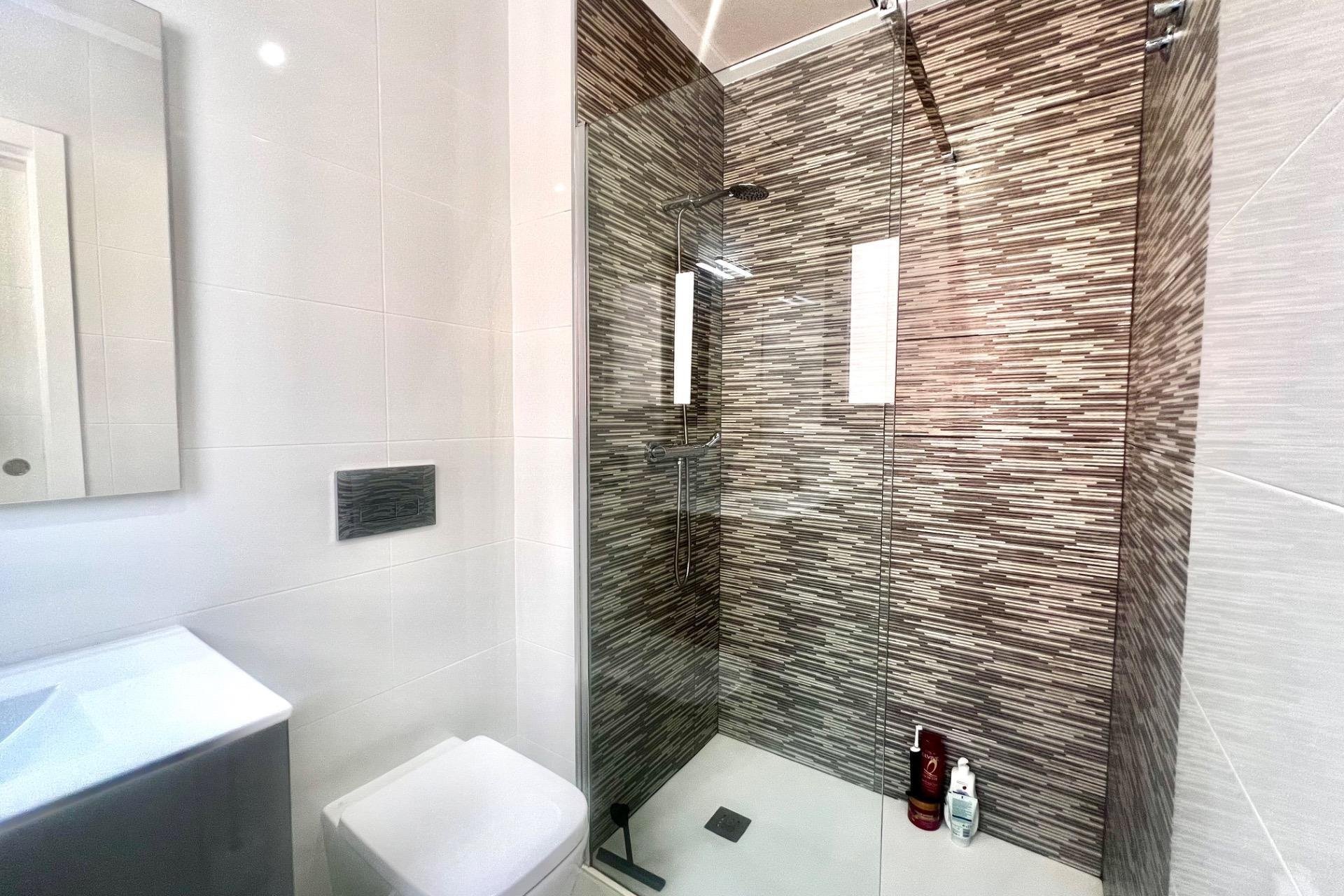 Resale - Villa -
Torrevieja - La Siesta - El Salado - Torreta