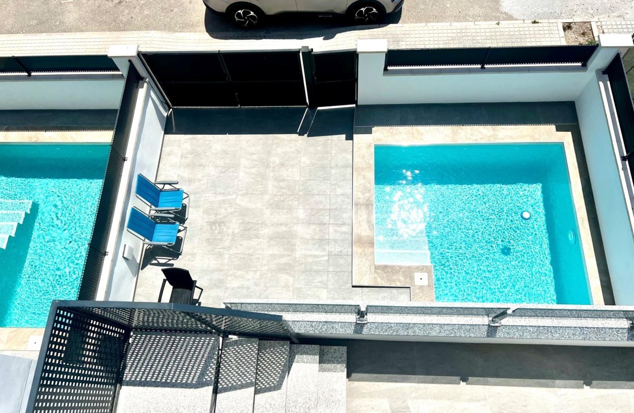 Resale - Villa -
Torrevieja - La Siesta - El Salado - Torreta