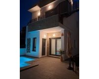 Resale - Villa -
Torrevieja - La Siesta - El Salado - Torreta