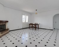 Resale - Villa -
Torrevieja - La Siesta - El Salado - Torreta