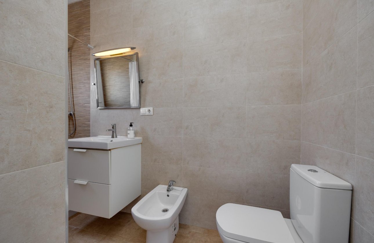 Resale - Villa -
Torrevieja - La Siesta - El Salado - Torreta