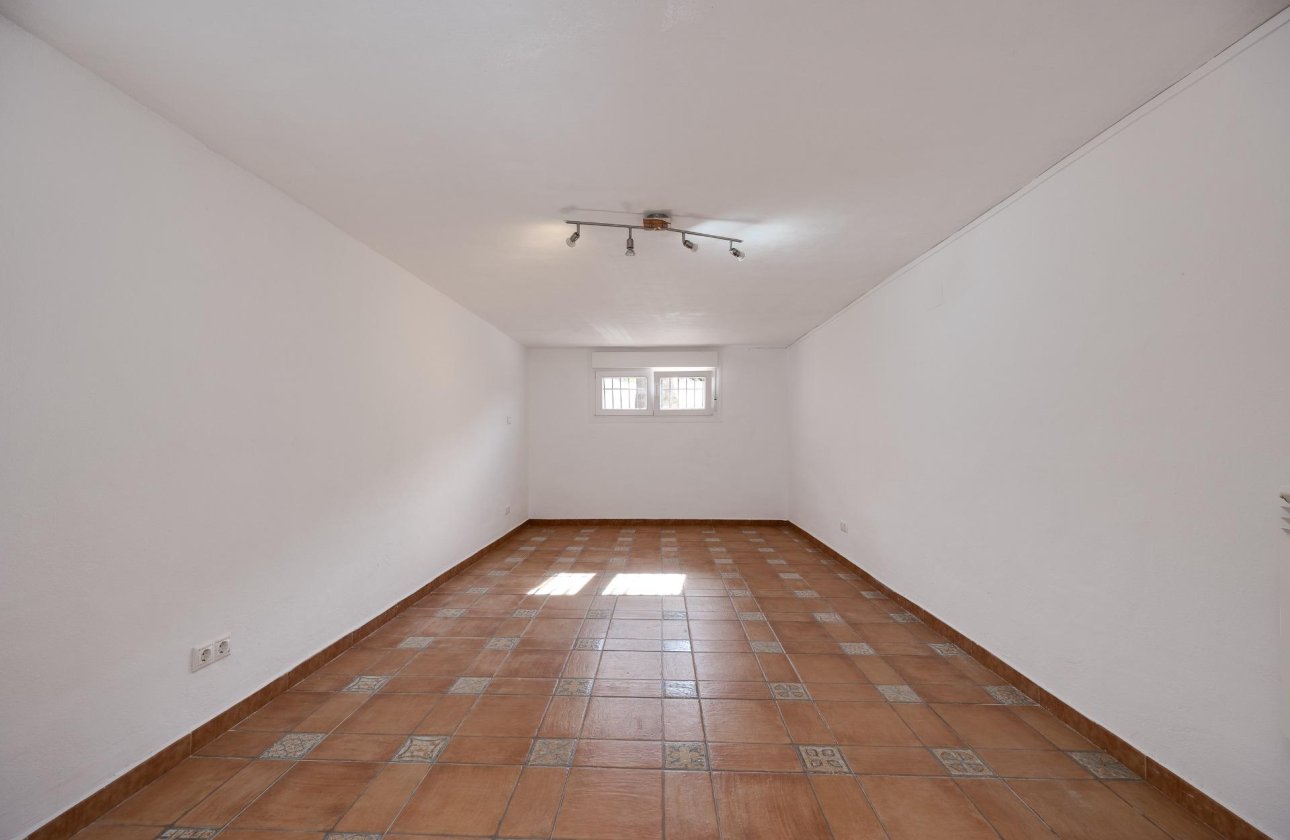 Resale - Villa -
Torrevieja - La Siesta - El Salado - Torreta