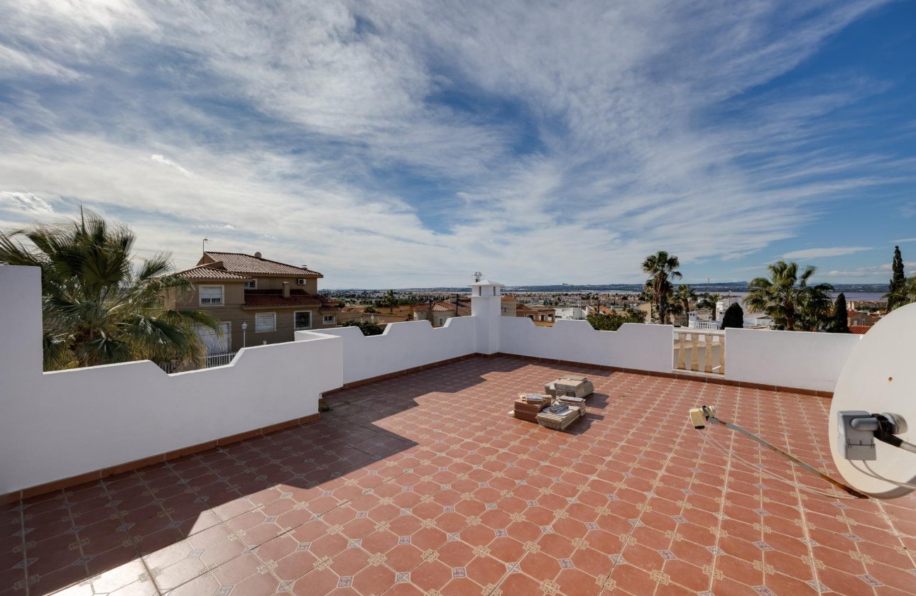 Resale - Villa -
Torrevieja - La Siesta - El Salado - Torreta