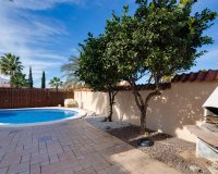 Resale - Villa -
Torrevieja - La Siesta - El Salado - Torreta