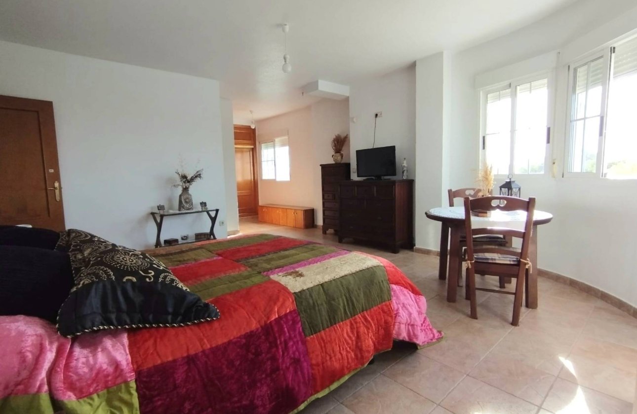 Resale - Villa -
Torrevieja - La Siesta - El Salado - Torreta