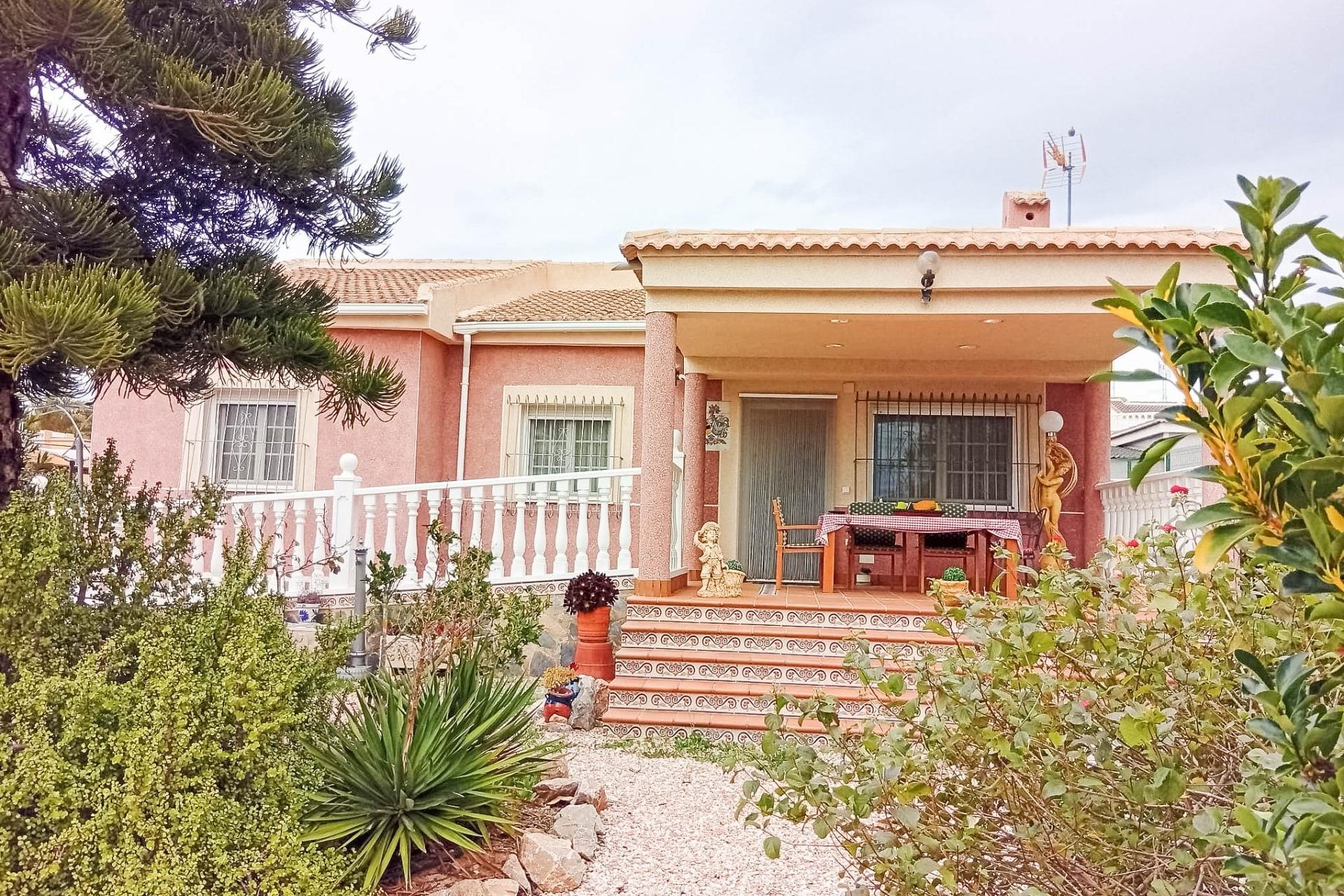 Resale - Villa -
Torrevieja - La Siesta - El Salado - Torreta