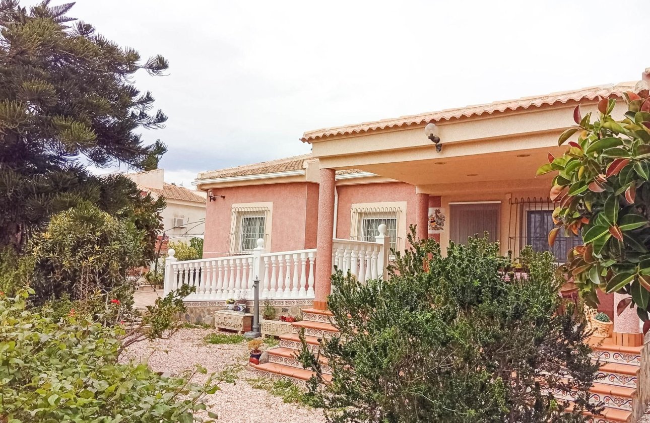Resale - Villa -
Torrevieja - La Siesta - El Salado - Torreta
