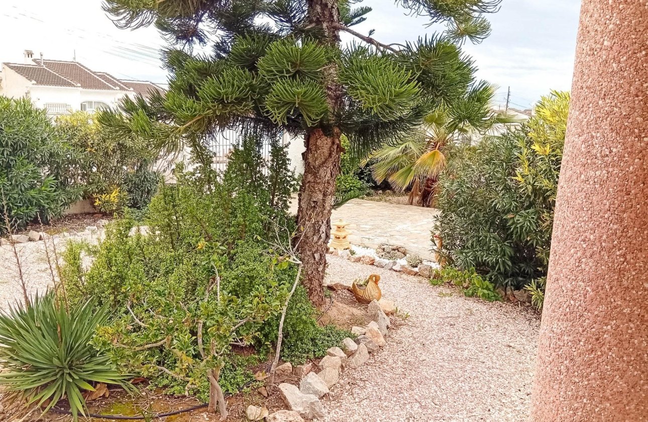 Resale - Villa -
Torrevieja - La Siesta - El Salado - Torreta