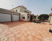 Resale - Villa -
Torrevieja - La Siesta - El Salado - Torreta