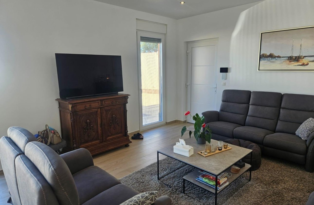 Resale - Villa -
Torrevieja - La Siesta - El Salado - Torreta