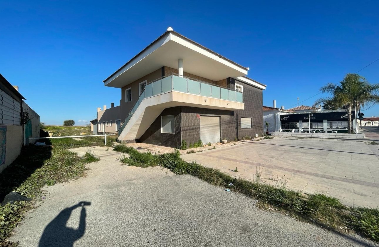 Resale - Villa -
Torrevieja - La Siesta - El Salado - Torreta