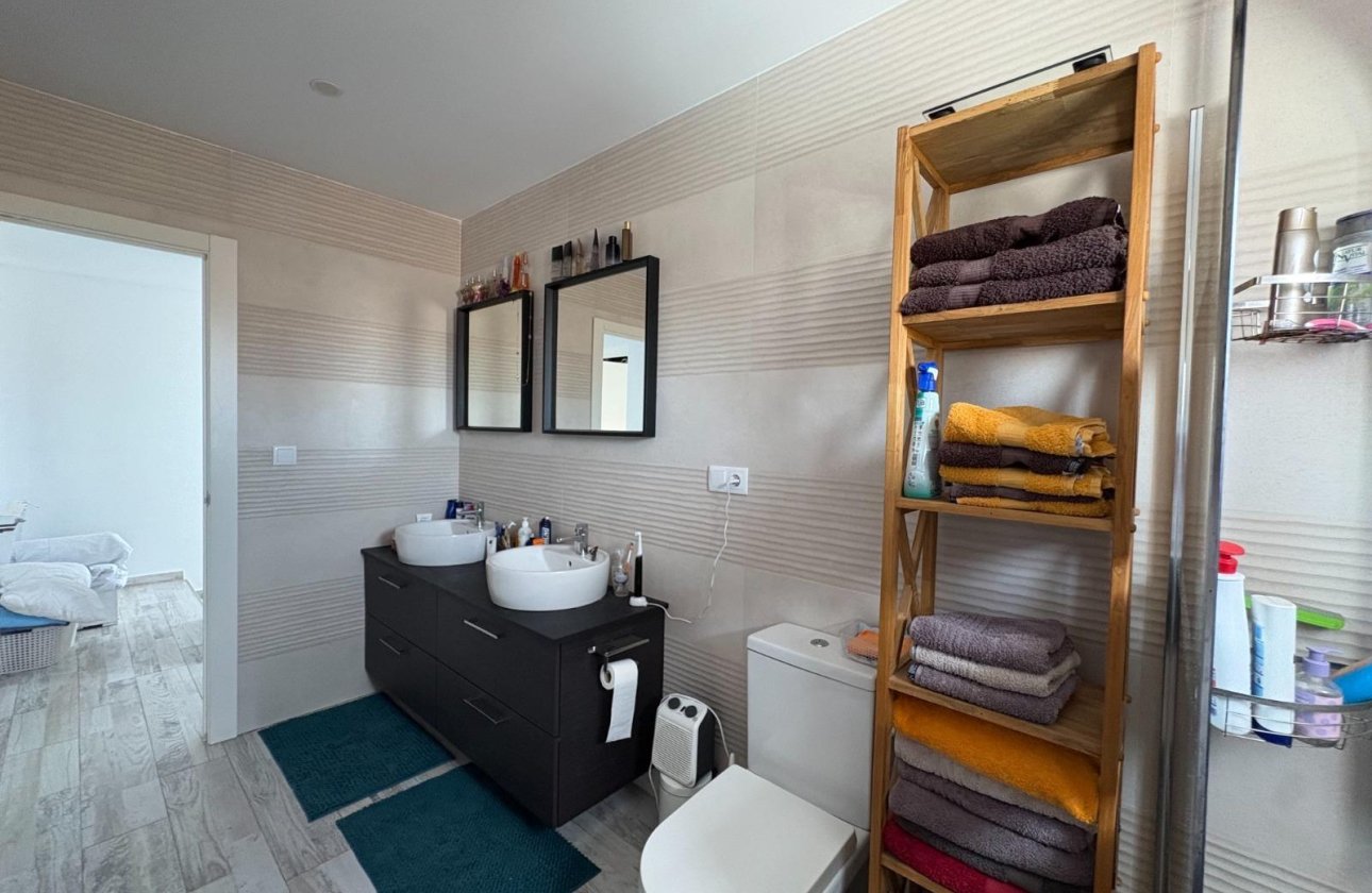 Resale - Villa -
Torrevieja - La Siesta - El Salado - Torreta