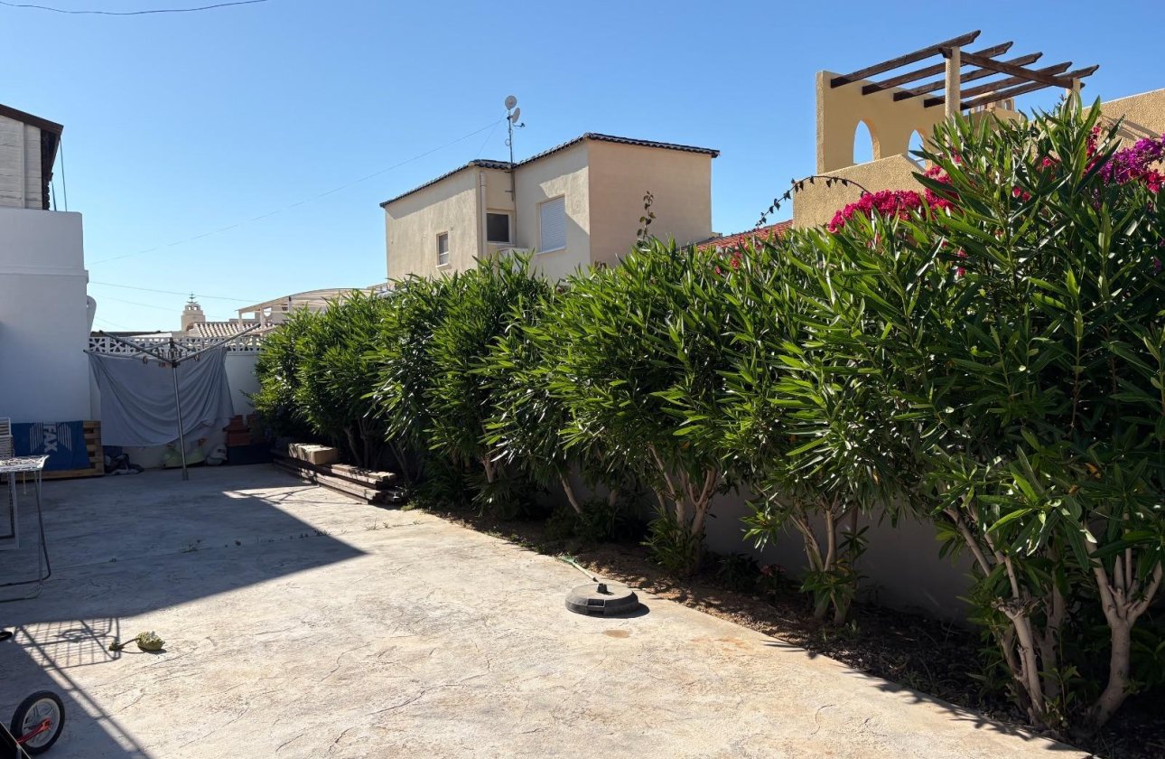 Resale - Villa -
Torrevieja - La Siesta - El Salado - Torreta
