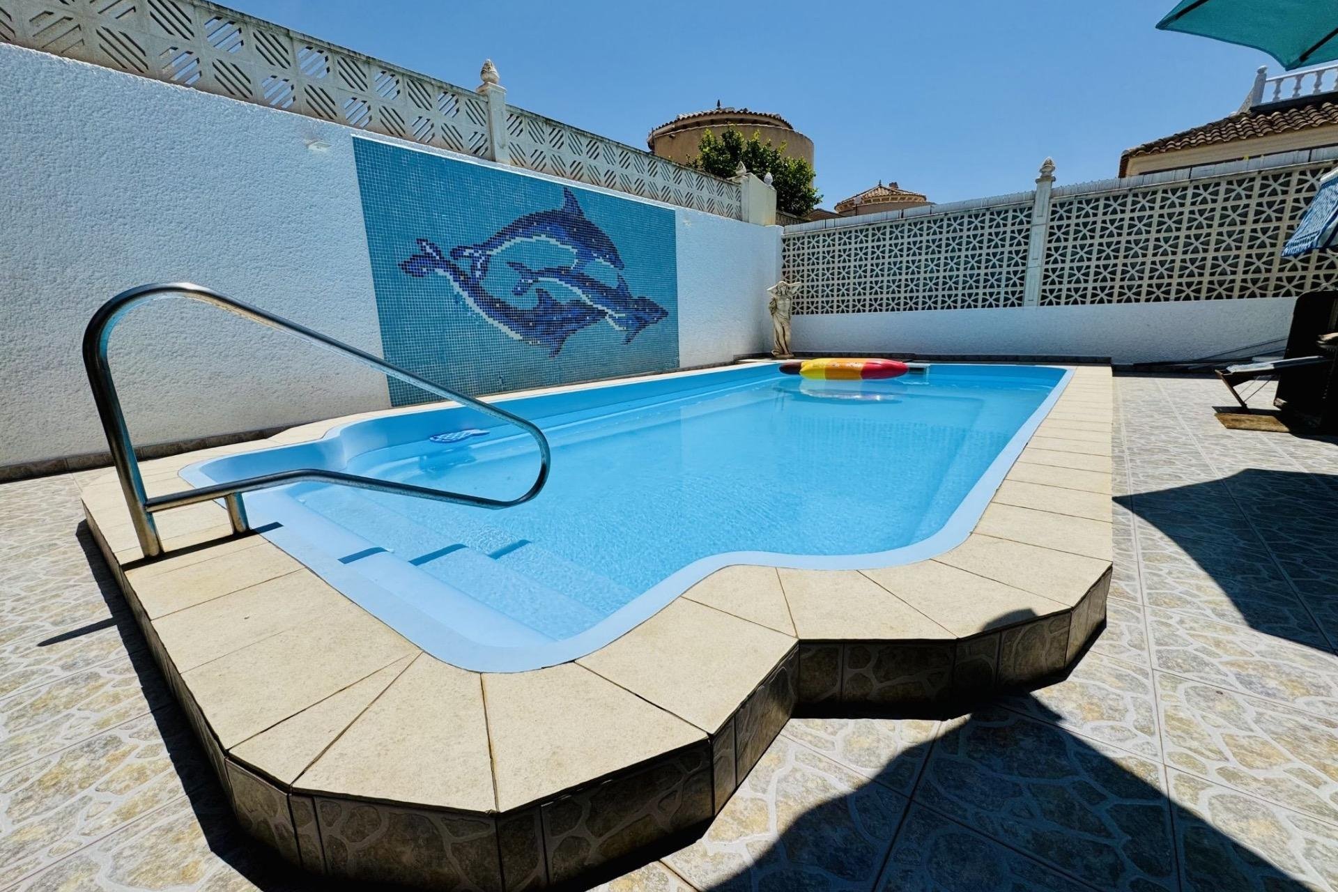 Resale - Villa -
Torrevieja - La Siesta - El Salado - Torreta