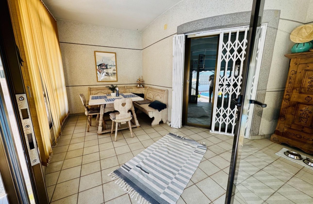 Resale - Villa -
Torrevieja - La Siesta - El Salado - Torreta