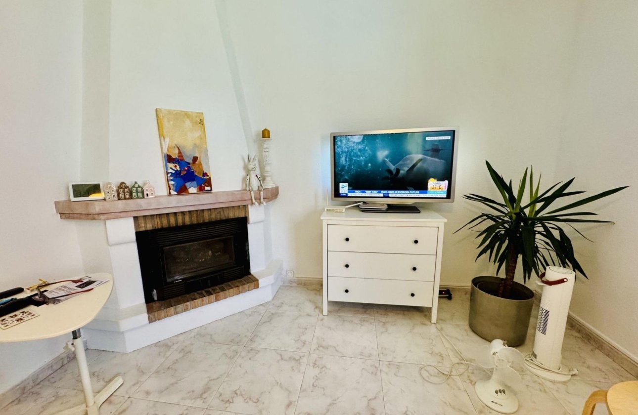 Resale - Villa -
Torrevieja - La Siesta - El Salado - Torreta