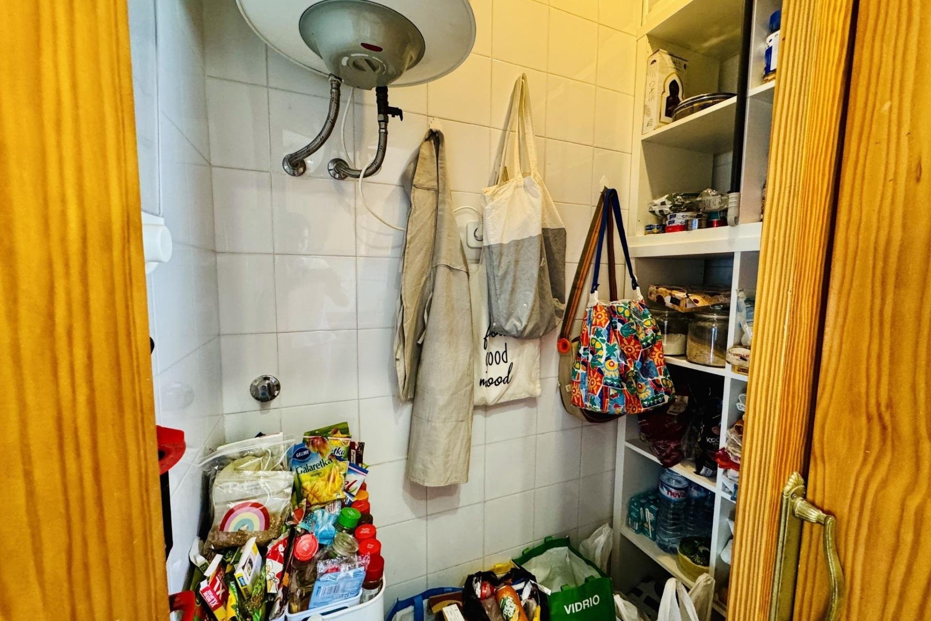 Resale - Villa -
Torrevieja - La Siesta - El Salado - Torreta