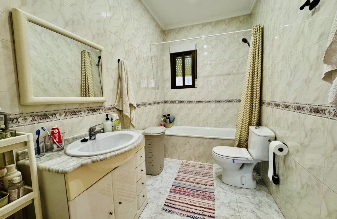 Resale - Villa -
Torrevieja - La Siesta - El Salado - Torreta