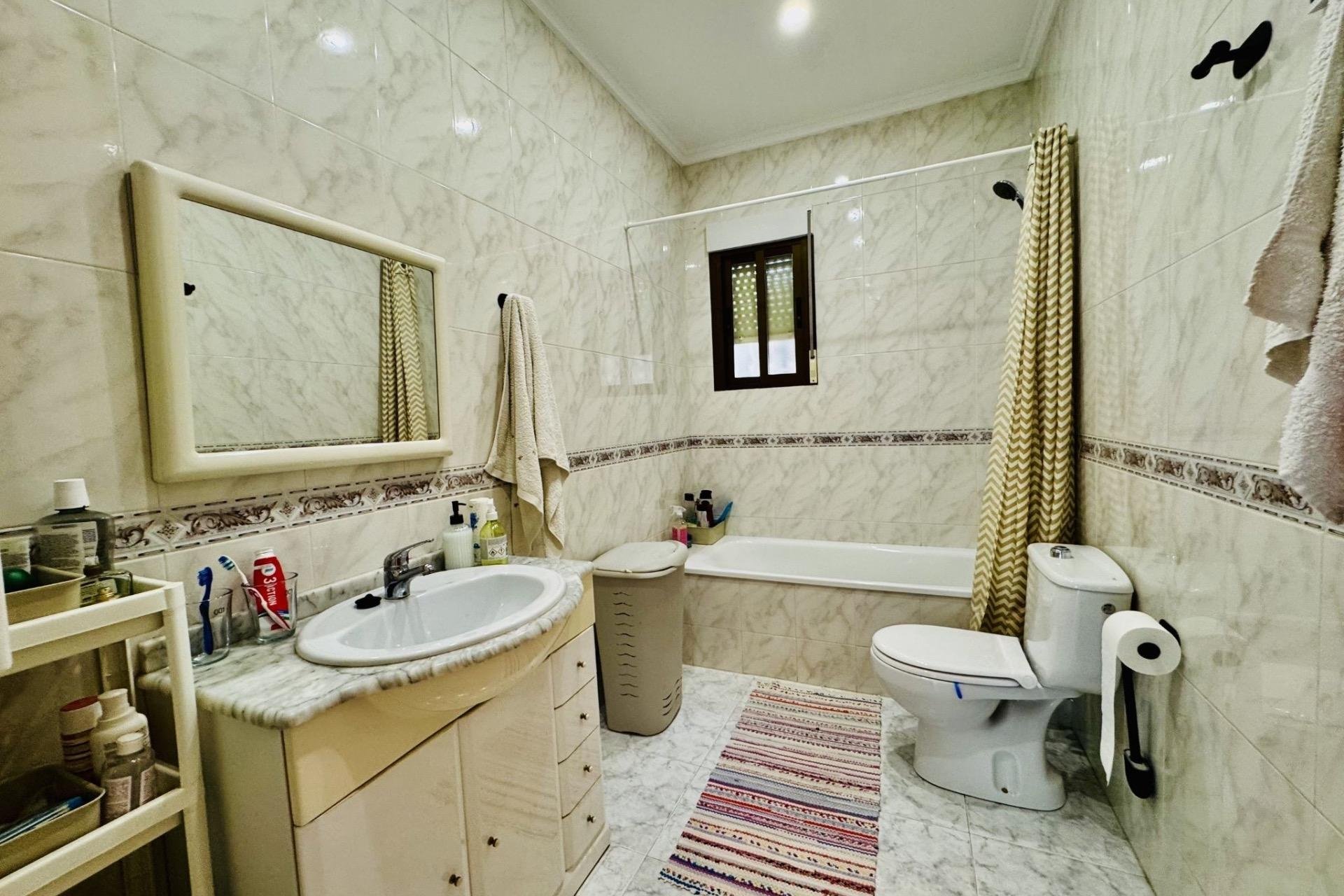 Resale - Villa -
Torrevieja - La Siesta - El Salado - Torreta
