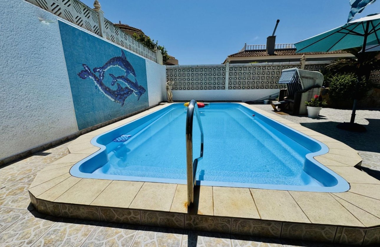 Resale - Villa -
Torrevieja - La Siesta - El Salado - Torreta