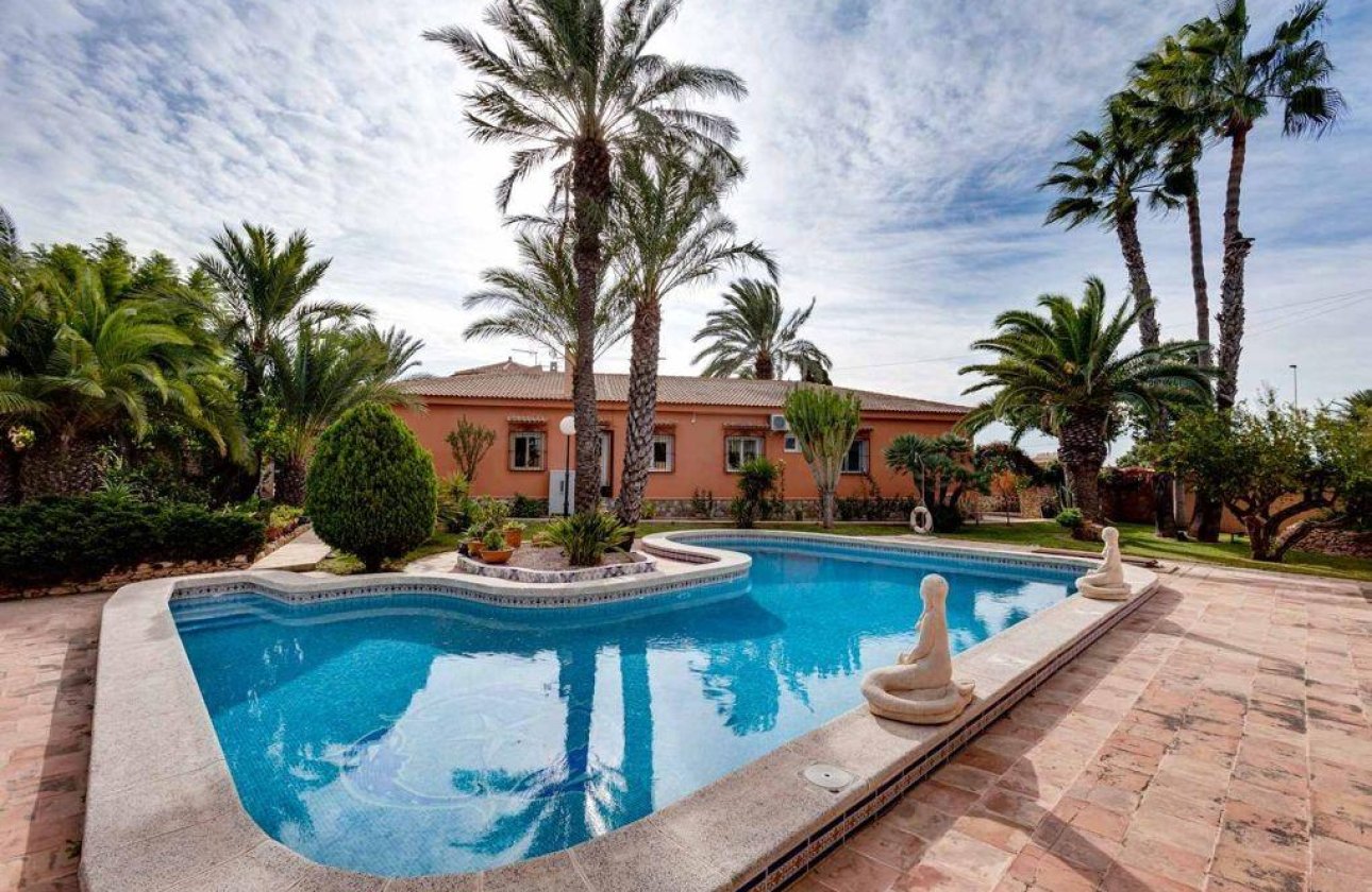 Resale - Villa -
Torrevieja - La Siesta - El Salado - Torreta