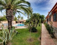 Resale - Villa -
Torrevieja - La Siesta - El Salado - Torreta