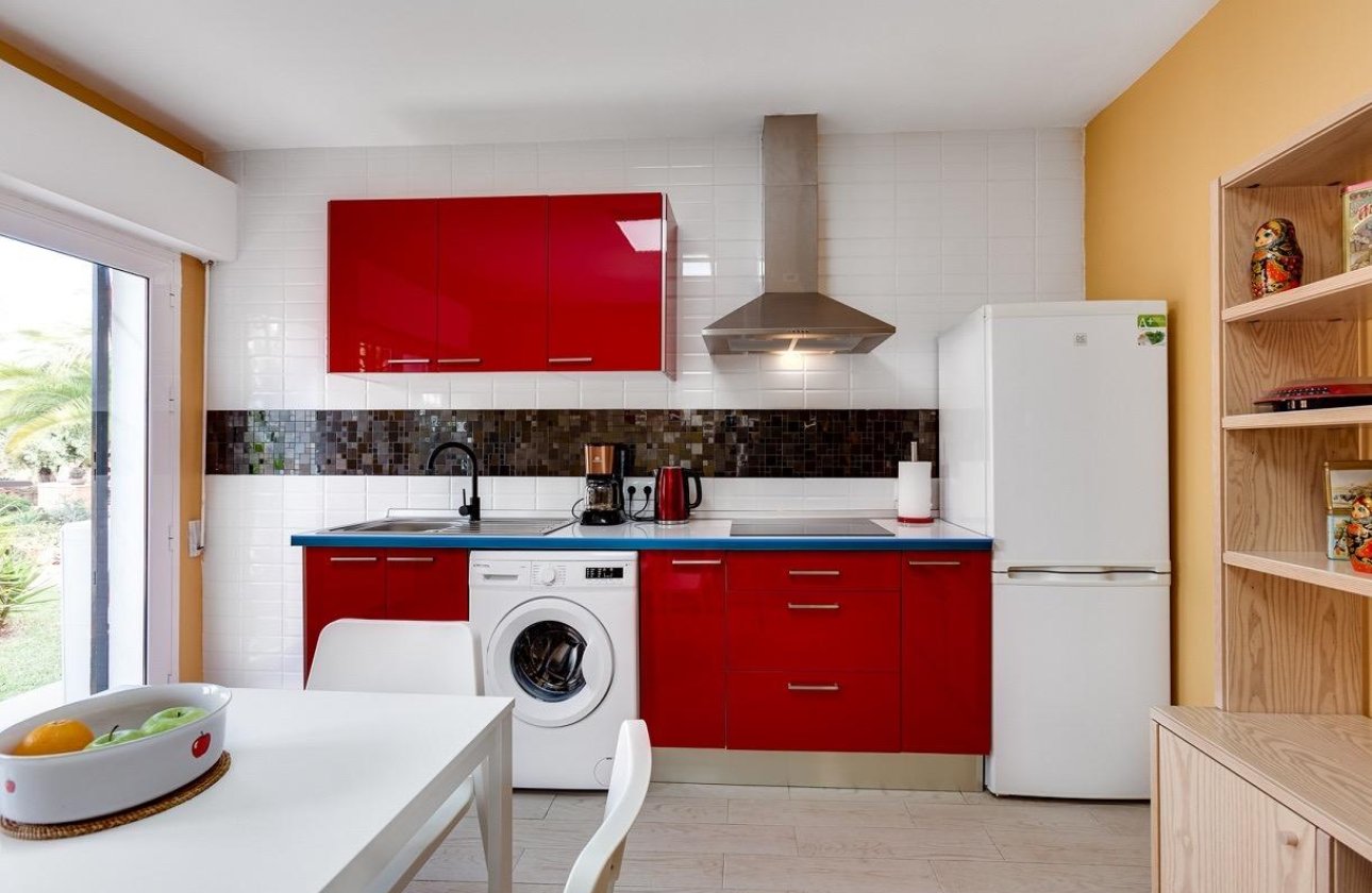 Resale - Villa -
Torrevieja - La Siesta - El Salado - Torreta