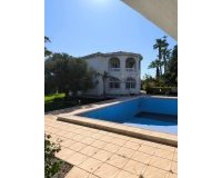 Resale - Villa -
Torrevieja - La Siesta