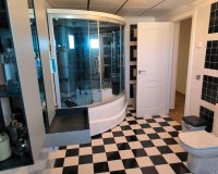 Resale - Villa -
Torrevieja - La Siesta