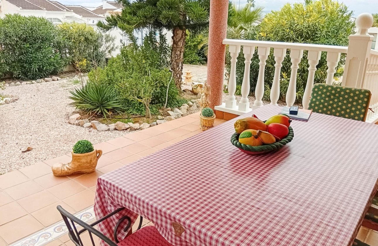 Resale - Villa -
Torrevieja - La Siesta