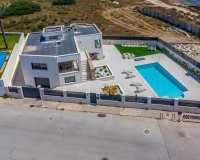 Resale - Villa -
Torrevieja - La Veleta