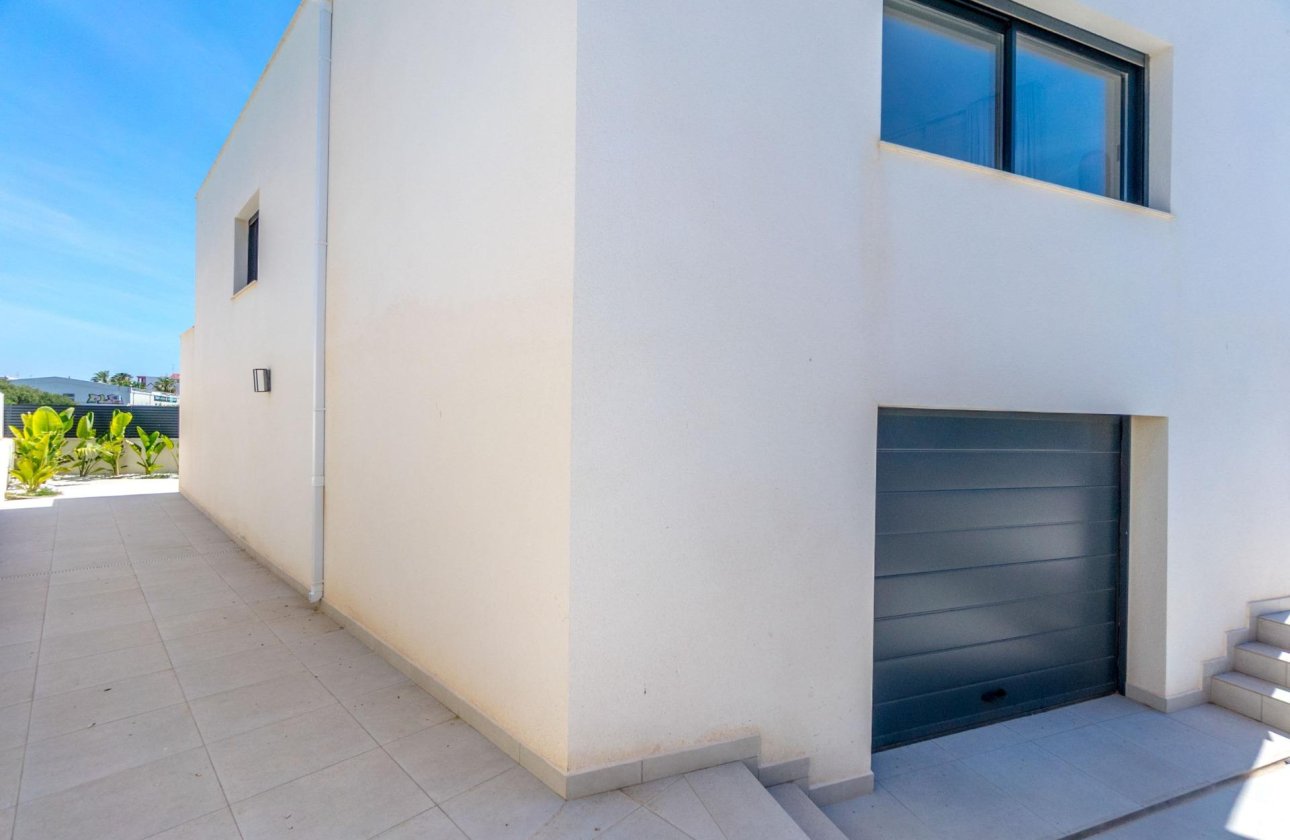 Resale - Villa -
Torrevieja - La Veleta