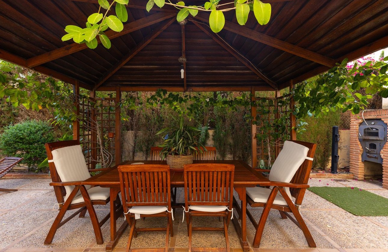 Resale - Villa -
Torrevieja - La Veleta