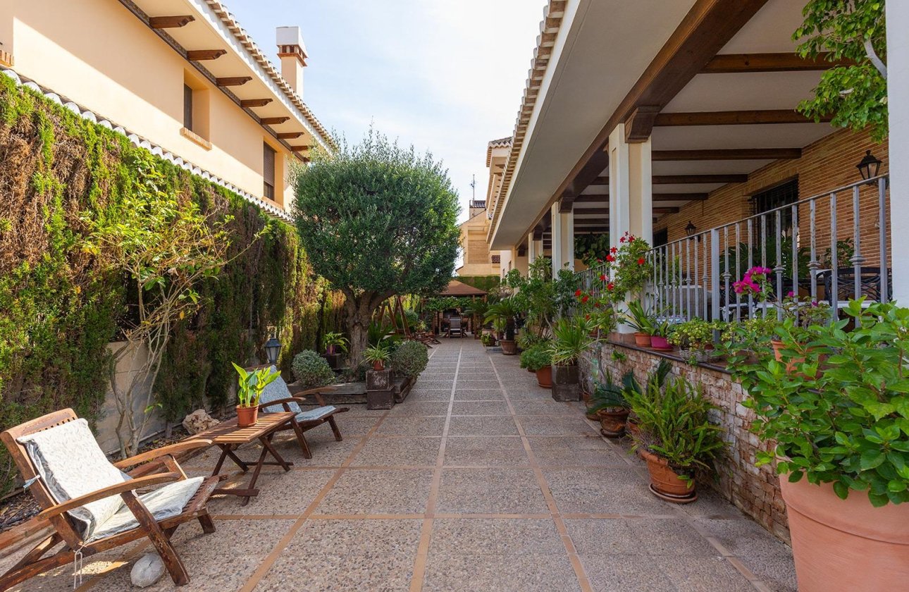 Resale - Villa -
Torrevieja - La Veleta