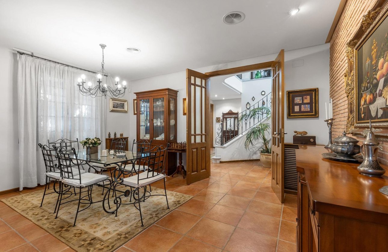 Resale - Villa -
Torrevieja - La Veleta