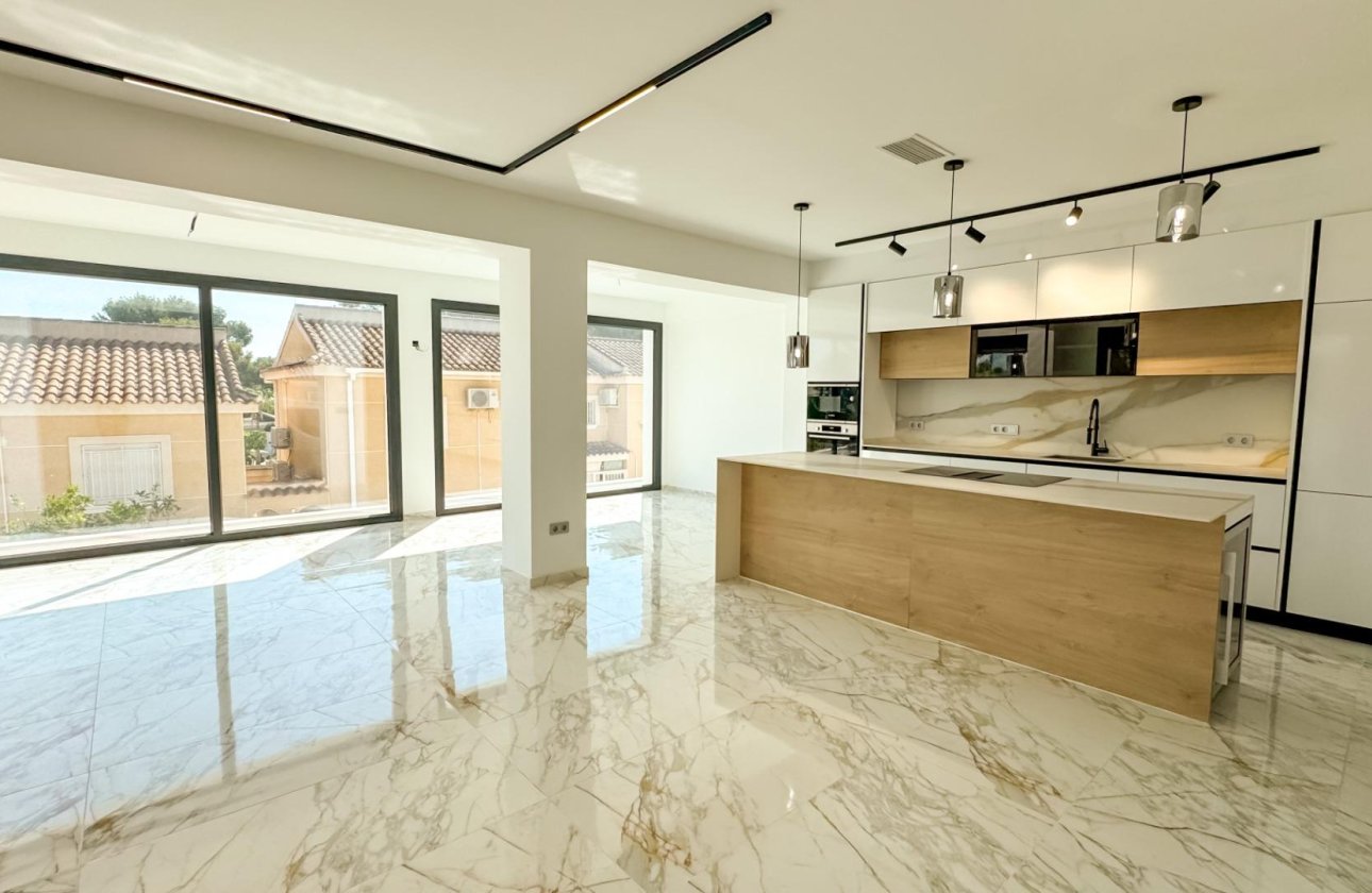 Resale - Villa -
Torrevieja - Los Balcones - Los Altos del Edén