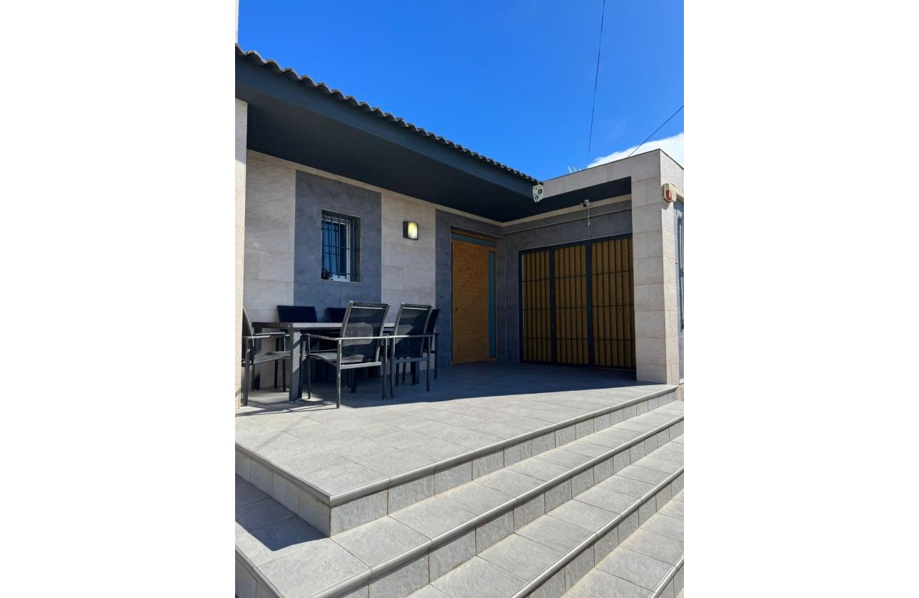 Resale - Villa -
Torrevieja - Los Balcones - Los Altos del Edén