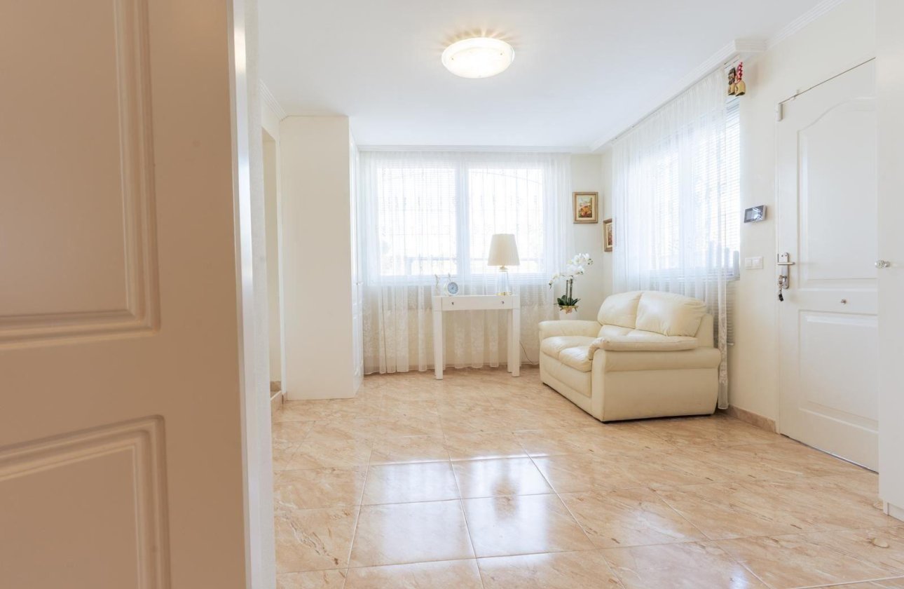 Resale - Villa -
Torrevieja - Los Balcones - Los Altos del Edén